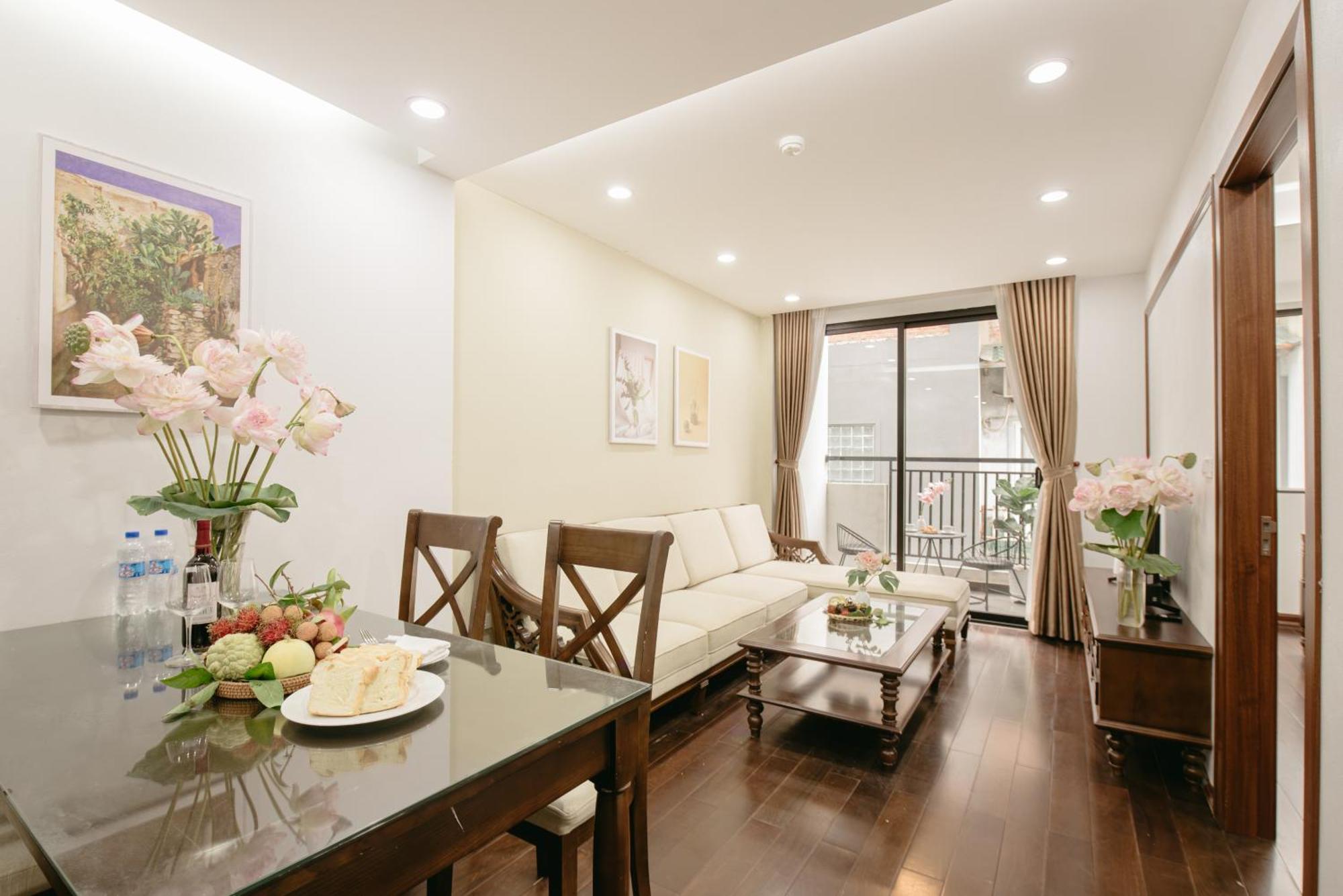 Lunaria Two Bedroom - The Epicenter Of Luxury And Convenience * Hanoi