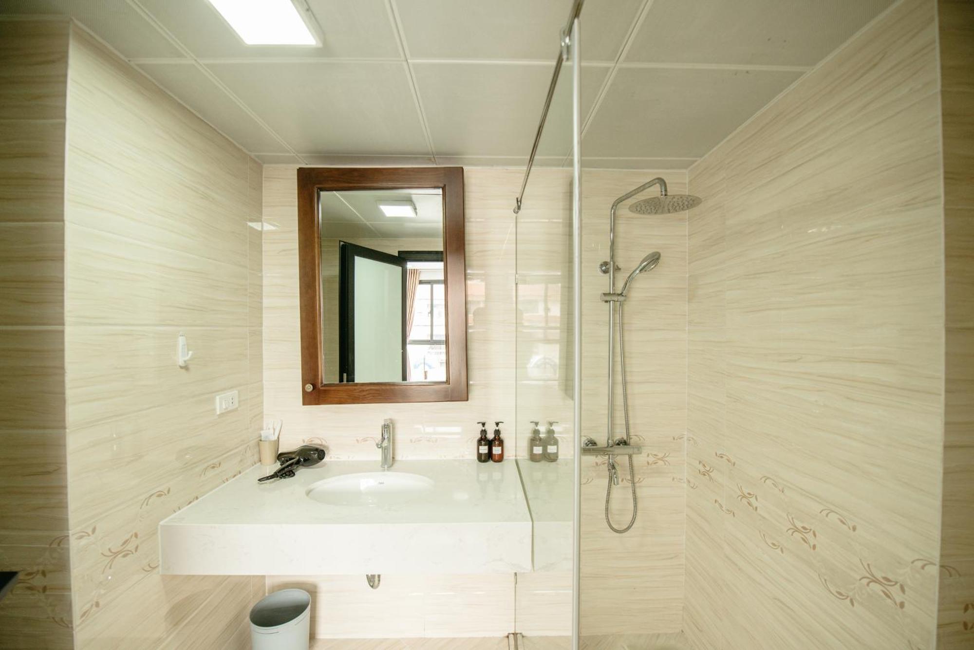 Lunaria Two Bedroom - The Epicenter Of Luxury And Convenience
